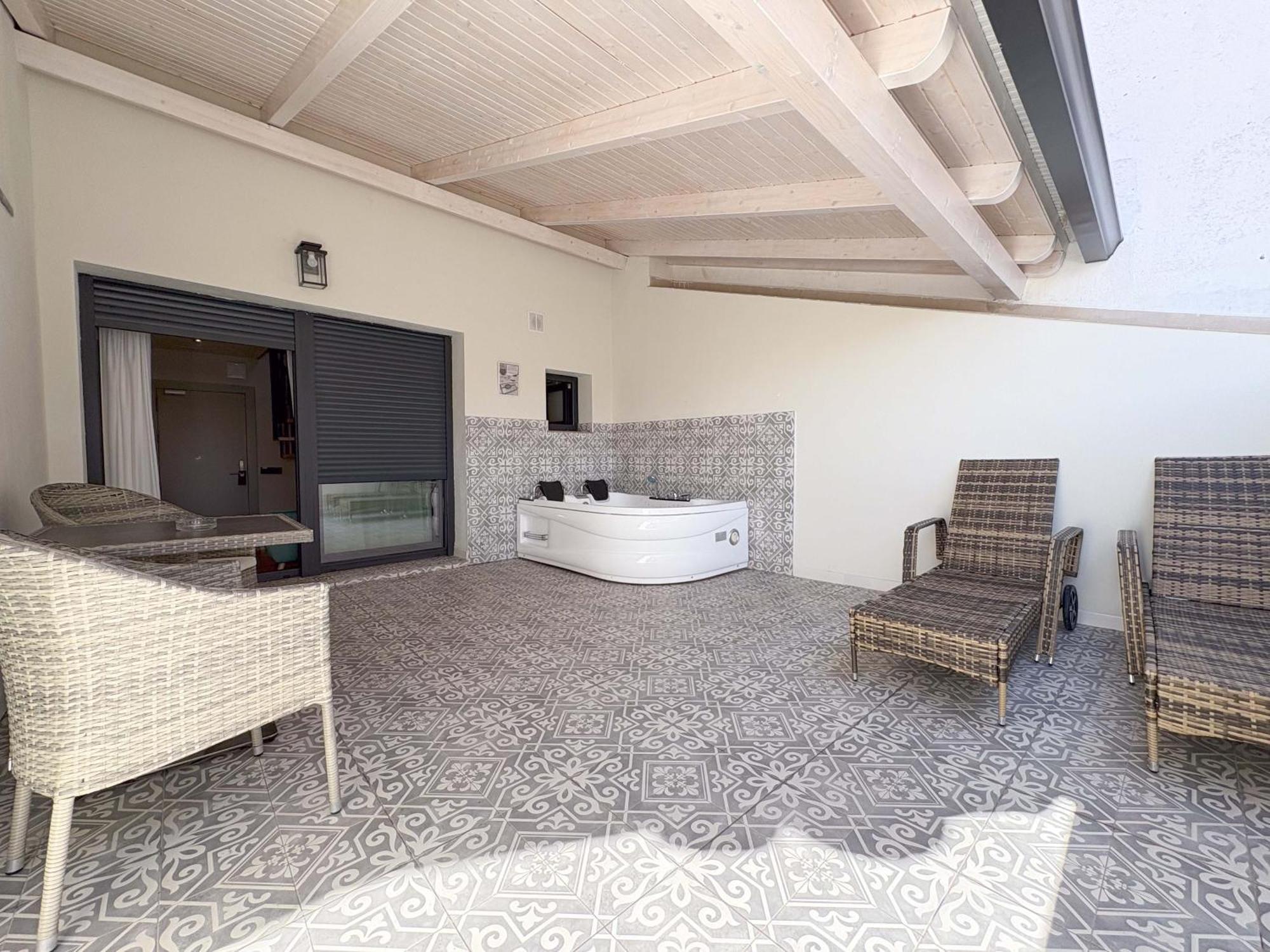 Akla Hotel Μπανταχόθ Εξωτερικό φωτογραφία